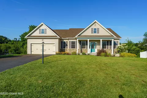 20 Spring Cir, Ballston Spa, NY 12020