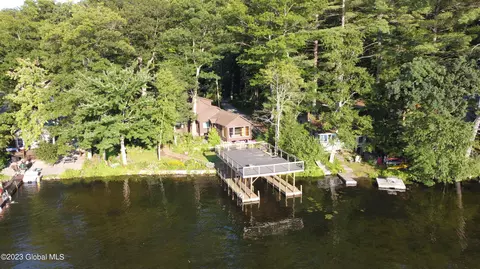 66 Reardon Rd, Queensbury, NY 12804