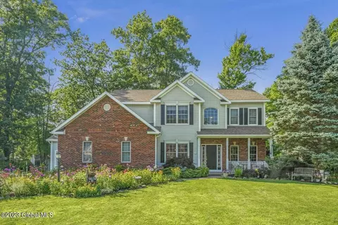 32 Praise Lane Ln, Glenville, NY 12302