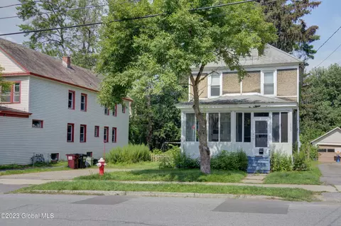 1159 Palmer Ave, Niskayuna, NY 12309