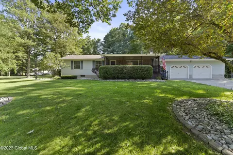 115 Forest Dr, Gansevoort, NY 12831