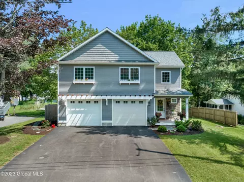12 High St, Stillwater, NY 12170
