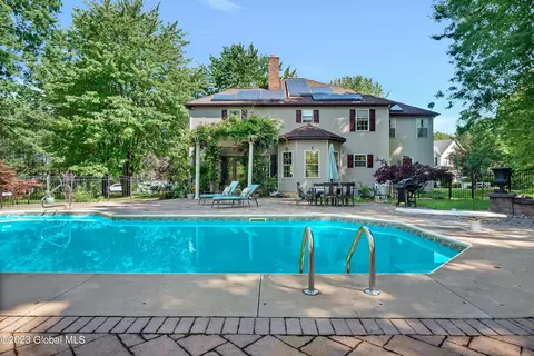 47 High St, Rensselaer, NY 12144