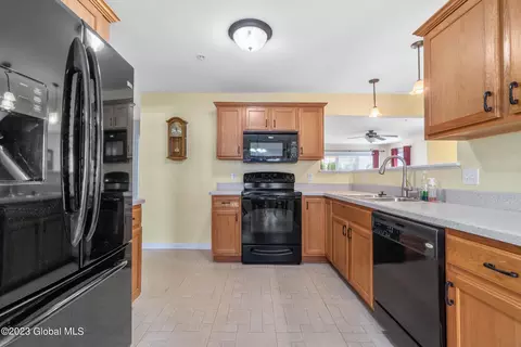 2000 Curry Rd # 37, Schenectady, NY 12303 photo 12