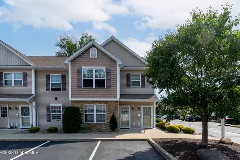 2000 Curry Rd # 37, Schenectady, NY 12303