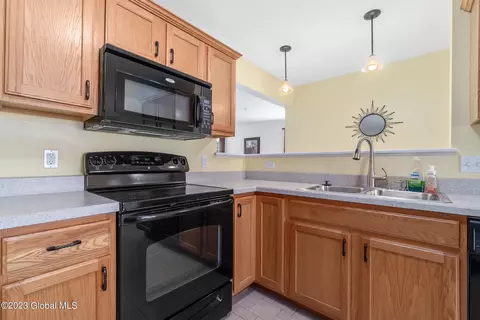 2000 Curry Rd # 37, Schenectady, NY 12303 photo 14