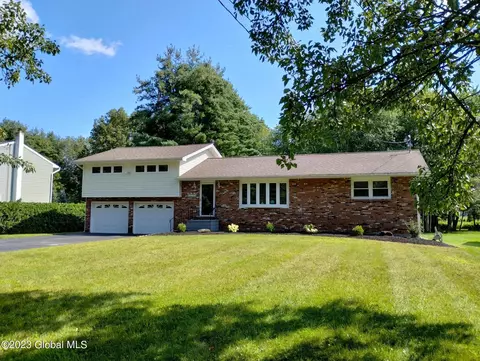 2194 Ghents Rd, Rotterdam, NY 12306