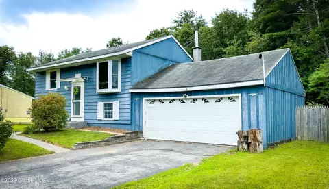 12 Davidson Dr, Saratoga Springs, NY 12866 photo 3