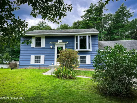 12 Davidson Dr, Saratoga Springs, NY 12866 photo 2