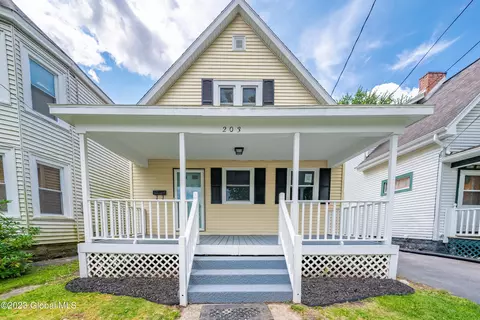 203 Catherine St, Scotia, NY 12302
