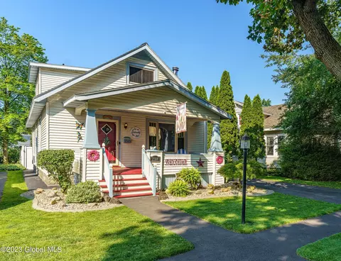 2184 The Plz, Niskayuna, NY 12309