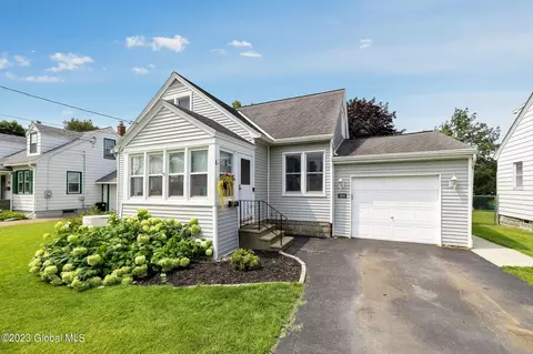 1909 Ferguson St, Schenectady, NY 12303