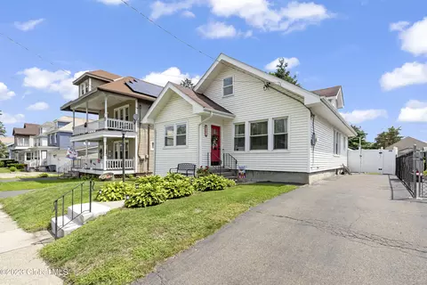 404 7th Ave, Watervliet, NY 12189