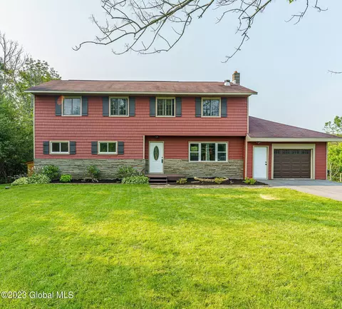 9673 Mariaville Rd, Pattersonville, NY 12137