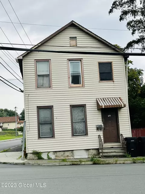 29 125th St, Troy, NY 12182