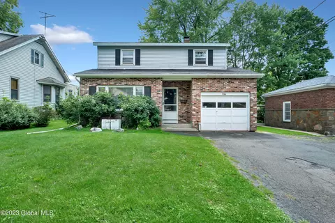 996 Washington Ave, Rensselaer, NY 12144