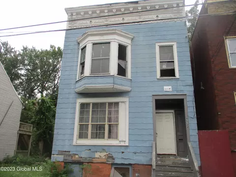 326 2nd St, Albany, NY 12206