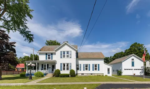 26 Mettowee St, Granville, NY 12832