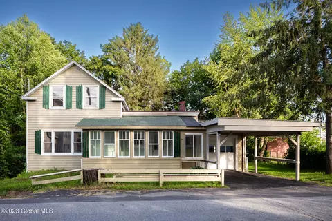 16 Major Dickinson Ave, Stillwater, NY 12170