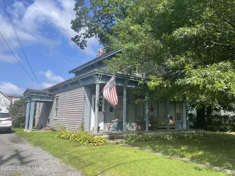 117 Church St, Hoosick Falls, NY 12090