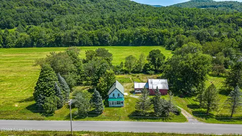 116 Armsby Rd, Petersburgh, NY 12138