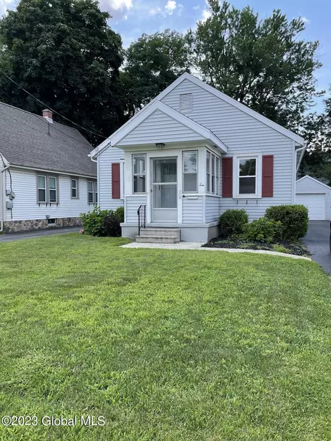 10 Woodside Ave, Albany, NY 12205