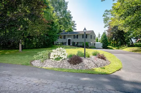 1668 Julianne Dr, Castleton On Hudson, NY 12033