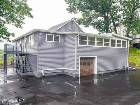 9 Alix Rd, Cohoes, NY 12047