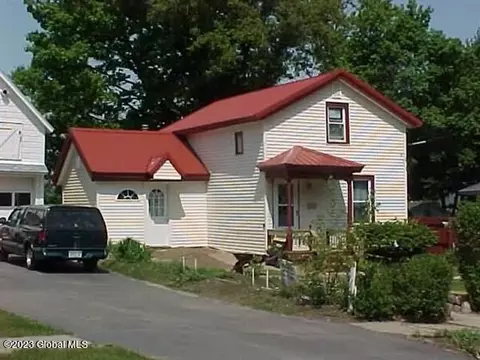 105 Yale St, Gloversville, NY 12078