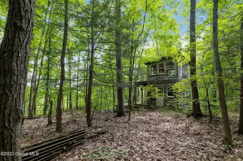 201 Indian Ledge Rd, Voorheesville, NY 12186