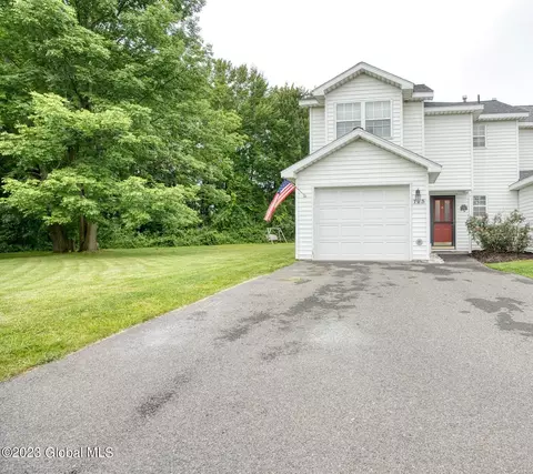123 Marsdale Ct, Selkirk, NY 12158