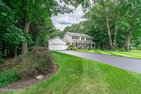 76 Damascus Dr, Gansevoort, NY 12831