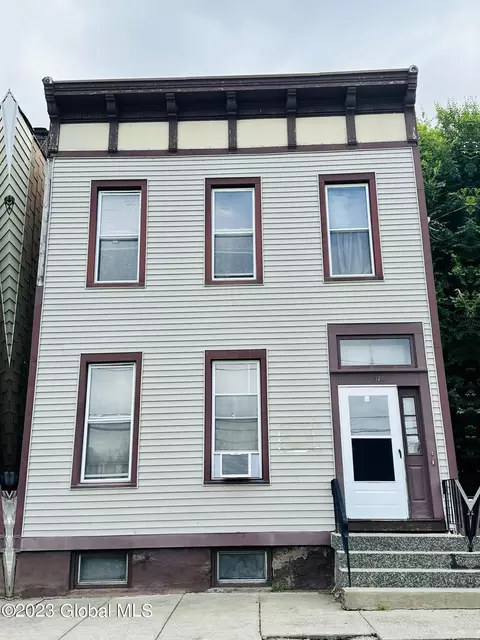 376 9th St, Troy, NY 12180