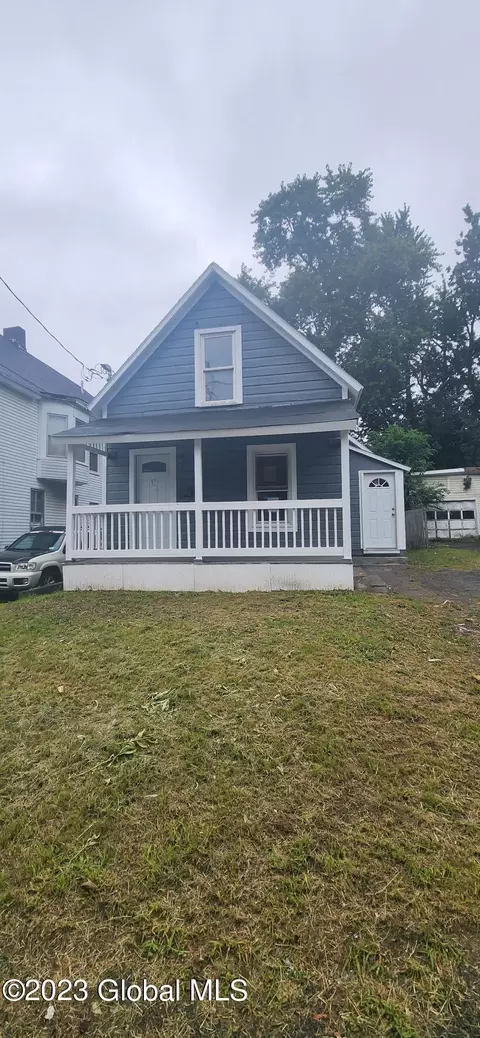 26 Harvard St, Schenectady, NY 12304