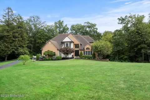 19 Eliot Dr, Slingerlands, NY 12159 photo 3