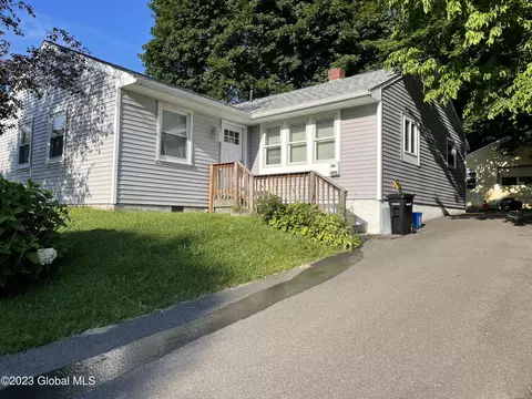 1496 15th St, Troy, NY 12180