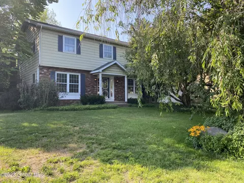 1409 Fox Hollow Rd, Niskayuna, NY 12309