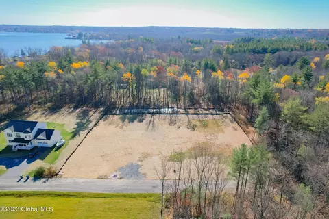 24 Locust Rd #ESTATES, Malta, NY 12020
