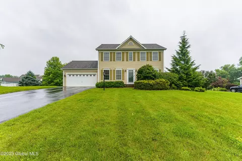 19 Jordan Ln, Glenville, NY 12302