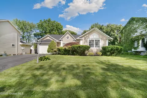 2304 Nelson Dr, Schenectady, NY 12309