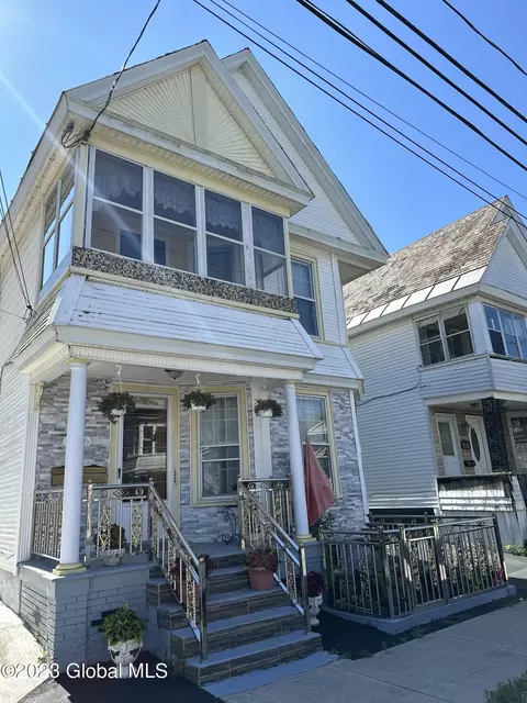 1576 Carrie St, Schenectady, NY 12308