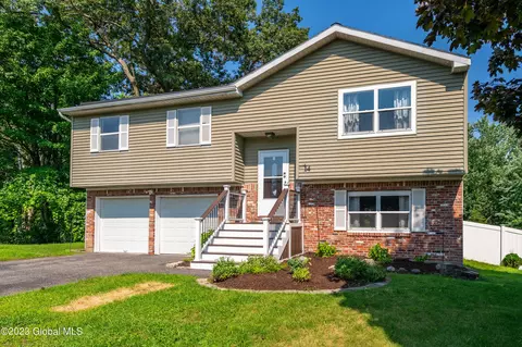 14 Highland Ct, Albany, NY 12203