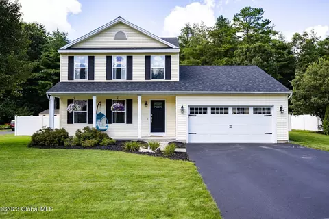 17 Evanna Dr, Queensbury, NY 12804