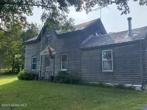 79 Hill Ln, Cambridge, NY 12816