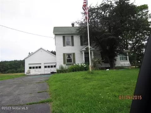 1121 W Galway Rd, Galway, NY 12074
