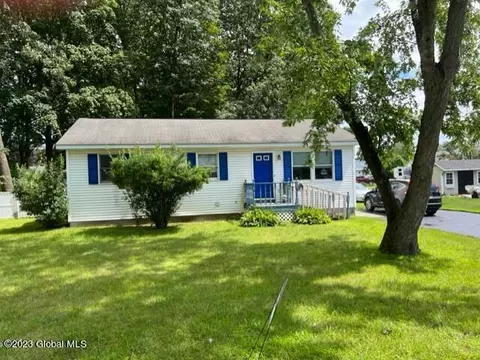 4 Little St, Hudson Falls, NY 12839
