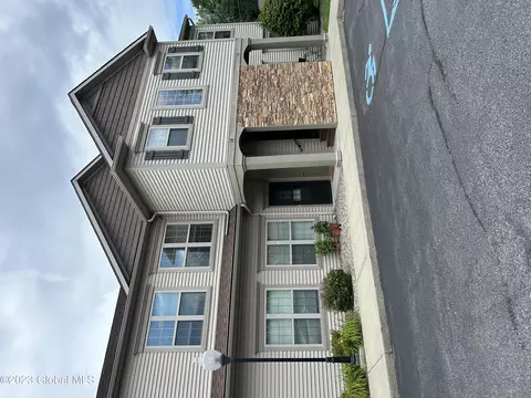 73 Saratoga Rd #14, Glenville, NY 12302