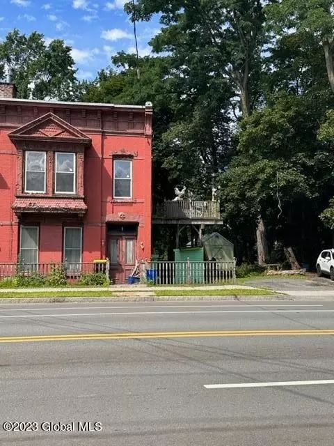 1 Pawling Ave, Troy, NY 12180