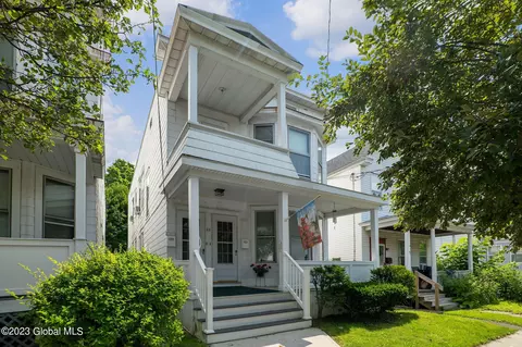 39 Bertha St, Albany, NY 12209