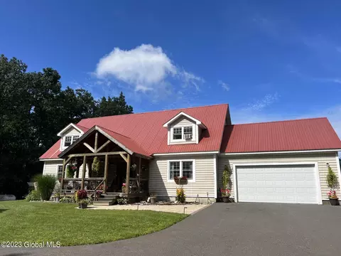 27 Oak Hill Rd, Averill Park, NY 12018